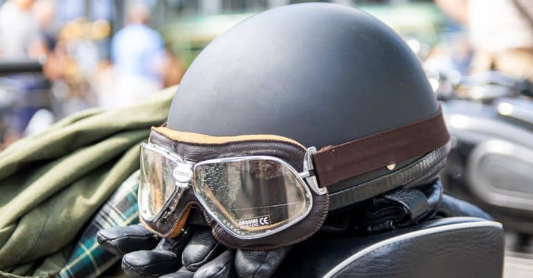 Quels sont les accessoires indispensables pour les motards ?
