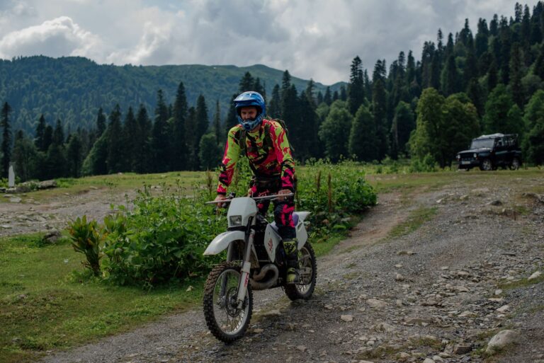 Les motos de cross sont-elles faites pour conquérir les terrains accidentés ?