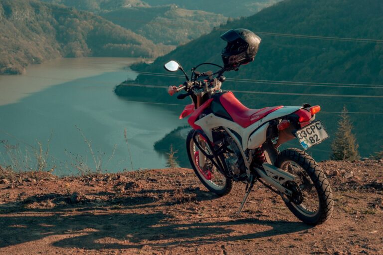 Prêt à explorer de nouveaux horizons avec les motos tout-terrain ?