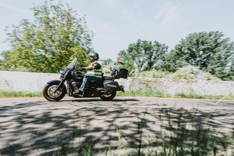 Pourquoi les motos de touring sont-elles idéales pour le confort et les longues distances?