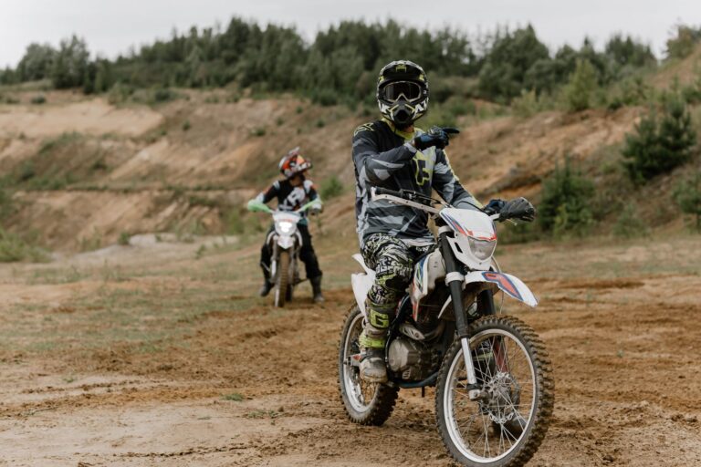 Les motos de cross-country : une option pour l&rsquo;aventure hors des sentiers battus ?