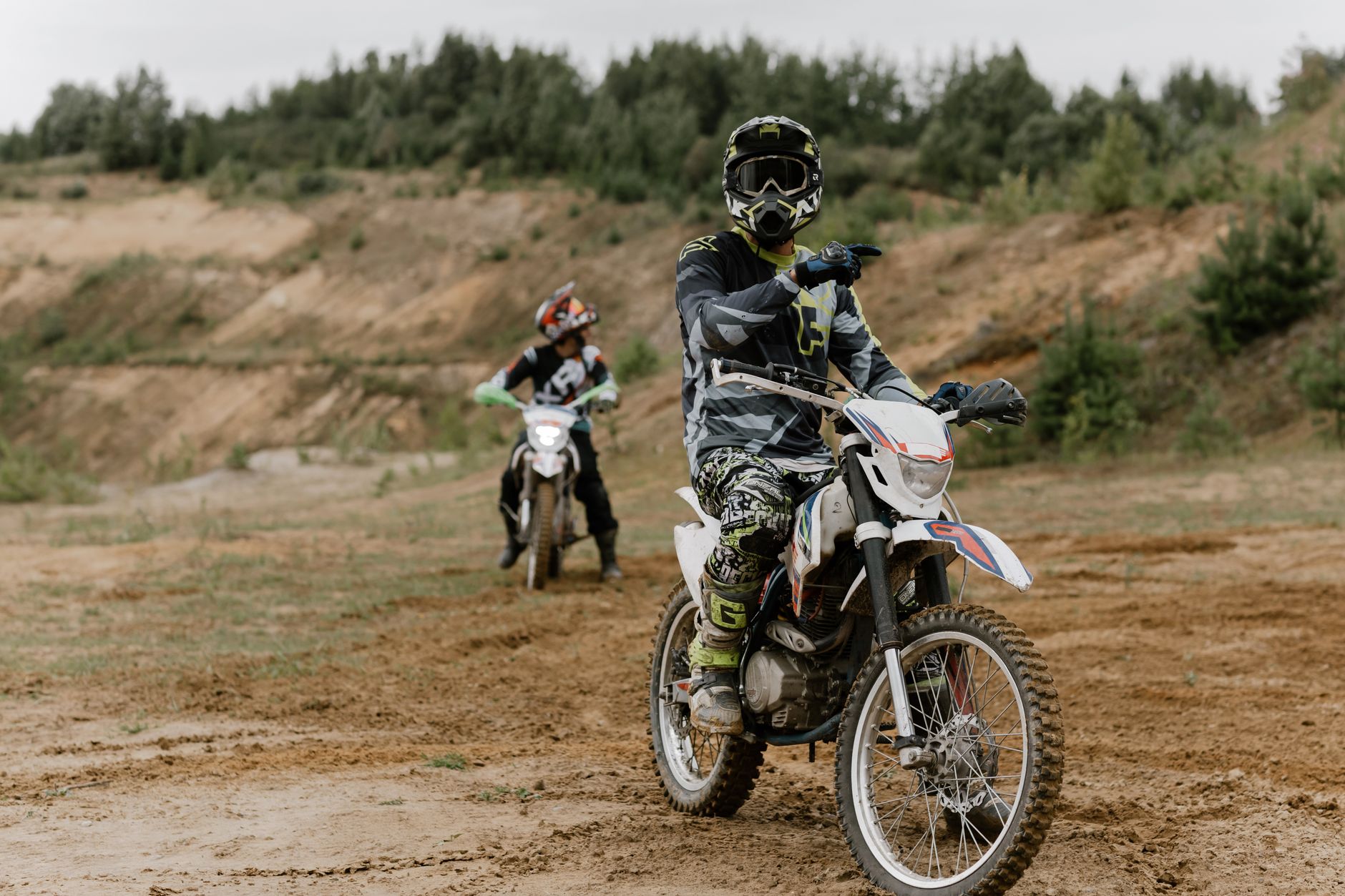 Les motos de cross-country : une option pour l&rsquo;aventure hors des sentiers battus ?
