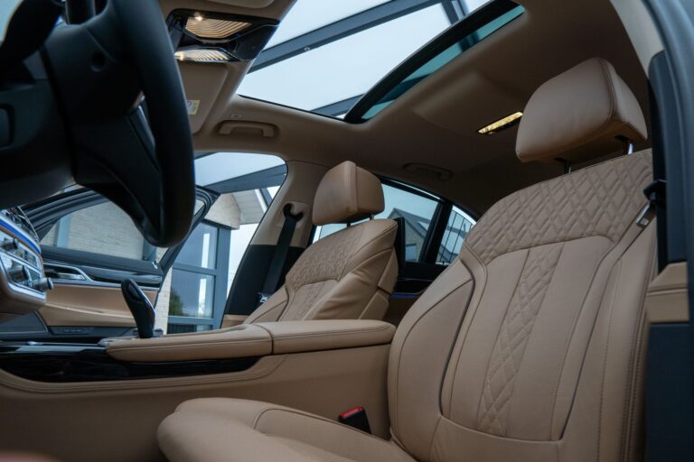Pourquoi les voitures de luxe combinent-elles élégance et confort absolu ?