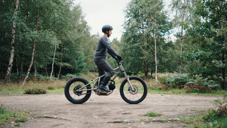 Comment les motos de trial allient-elles équilibre et précision ?