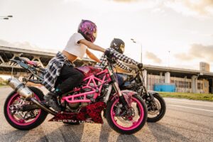 Pourquoi les motos sont-elles si populaires parmi la communauté des amateurs de deux-roues?