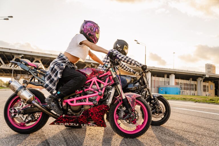 Pourquoi les motos sont-elles si populaires parmi la communauté des amateurs de deux-roues?