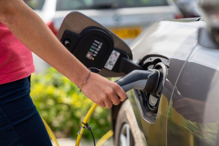 E. Leclerc abaissera la recharge à 0,17 euro par kWh dès le 5 octobre, sans abonnement